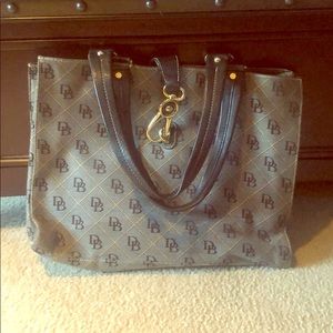 Dooney & Bourke